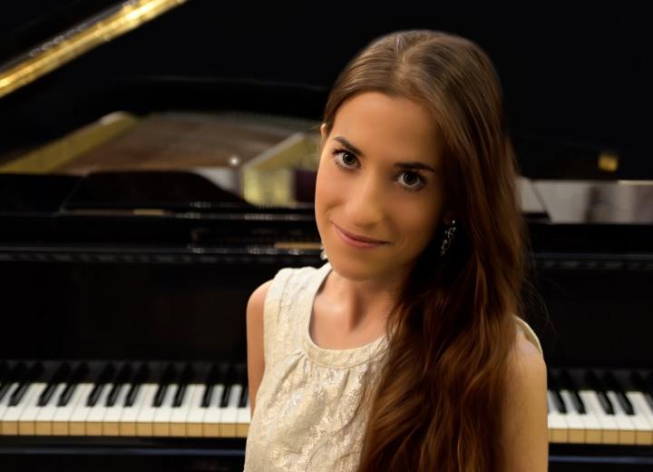 Anna Serret Almenara Piano