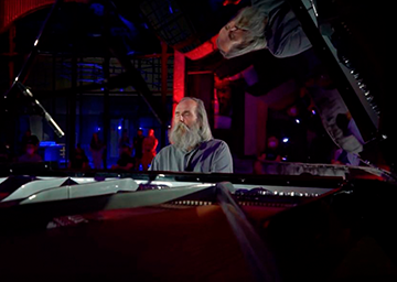 Le pianiste prolifique Lubomyr Melnyk a donné un concert à Skopje, en Macédoine, avec un FEURICH 218.