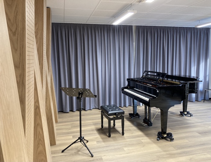 The Tabasalu Muusika - ja Kunstikool, a Music School located in Harjumaa, Estonia, received a new FEURICH 179 grand piano.