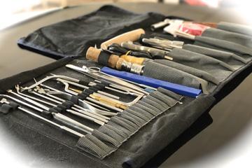 La boîte à outils FEURICH Piano Technician contient tout ce dont vous avez besoin pour votre journée de travail.